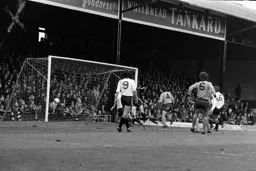 Peter Anderson scores