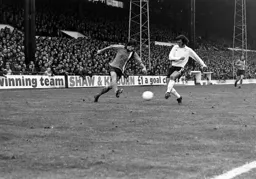 Jimmy Ryan gets in a cross