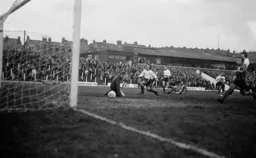 Jimmy Ryan scores the equaliser