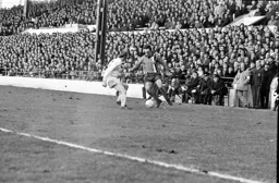 John Aston demonstrates wing play