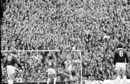 Graham Horn gathers the ball