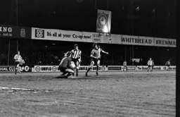 Jim Montgomery foils Barry Butlin