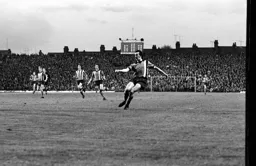 Gordon Hindson has a go