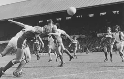 Another effort flies wide