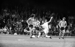 Gordon Hindson challenged by Hammers Billy Bonds