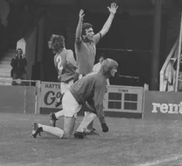 Peter Anderson signals his goal