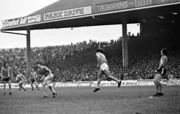 Jimmy Husband strikes for goal (7)