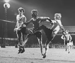 Alan Garner helps out his forwards