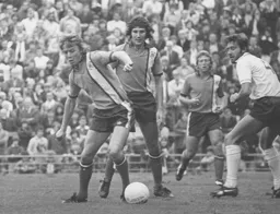 Andy King is sent clear