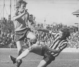 Andy King puts in a challenge