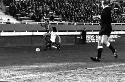 John Faulkner evades a tackle