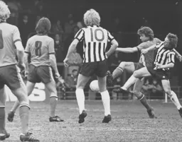 Alan West tries to start another Luton attack