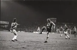 Steve Buckley upfield firing in cross from the left