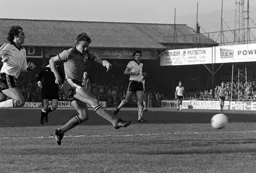 Paul Price in the opposition box