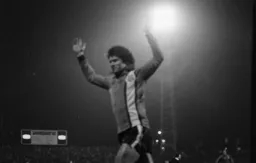 Phil Boersma up in lights