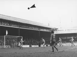 All eyes on the ball