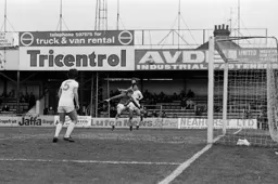 Phil Boersma heads goal number three