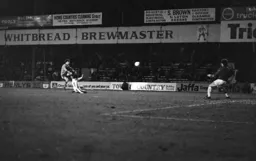 Phil Boersma hammers in a shot