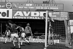 Keeper John Burridge doing some chin ups