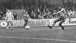 Ricky Hill scores Luton's third