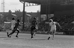 David Moss appears not to know where the ball is