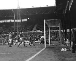 Brian Stein closes on the keeper