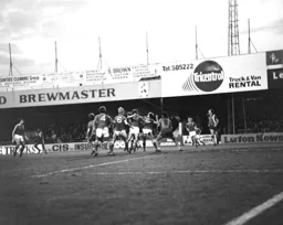 Packed Sunderland defence