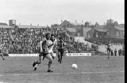 Kirk Stephens moves into the box