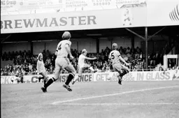 Alan Birchenall lets fly