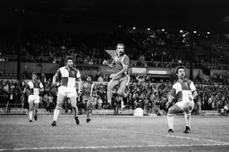 Bob Hatton waiting for the ball