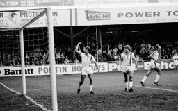 David Moss celebrates with the Oak Road crowd