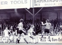 The Sunderland defence under seige