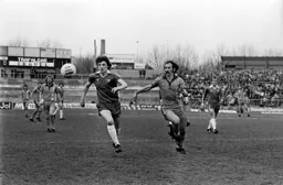 Bob Hatton chasing down a defender