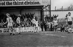 Kirk Stephens celebrating David Moss’s goal