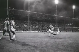 Raddy Antic flying header