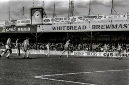 Steve White has an early shot