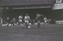 Brian Stein breaks through the middle