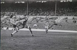 Godfrey Ingram sandwiched