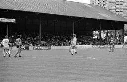 Kirk Stephens hits one from 30 yards