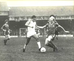 Brian Stein up against one of his old Hatters teammates