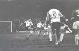 David Moss fires through a defensive wall