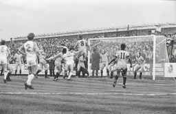 Mal Donaghy stuck in a crowded Cambridge box