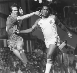 Ronnie Whelan appears to be trying to poke Brian Stein`s eye out