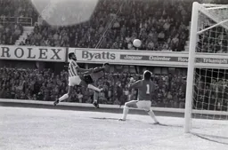 Brian Stein heads the second goal