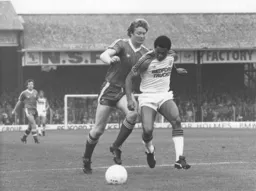Brian Stein gets the better of Willie Young