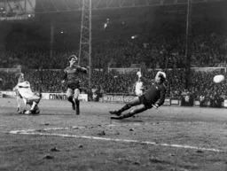 Paul Wash levels the score at 2-2