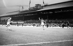 David Moss celebrates his goal