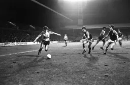 Frankie Bunn moves clear down the wing