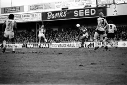 Paul Elliott Town’s new signing feels the full force of a Brian Horton drive