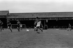 Brian Horton lets fly